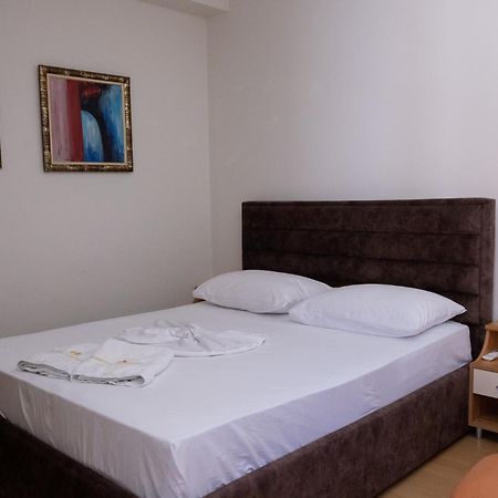 Albjona Guesthouse Тирана Екстериор снимка