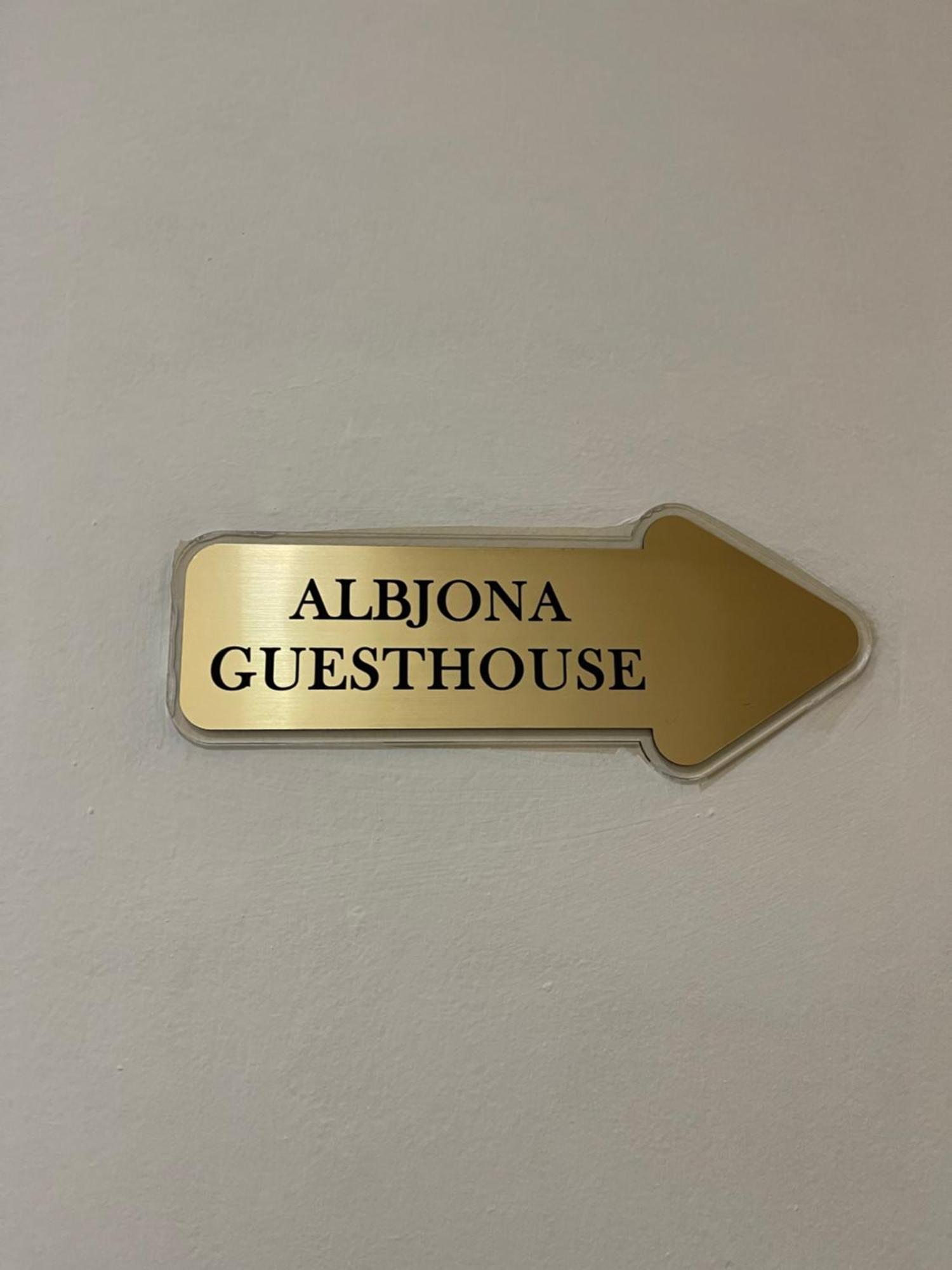 Albjona Guesthouse Тирана Екстериор снимка
