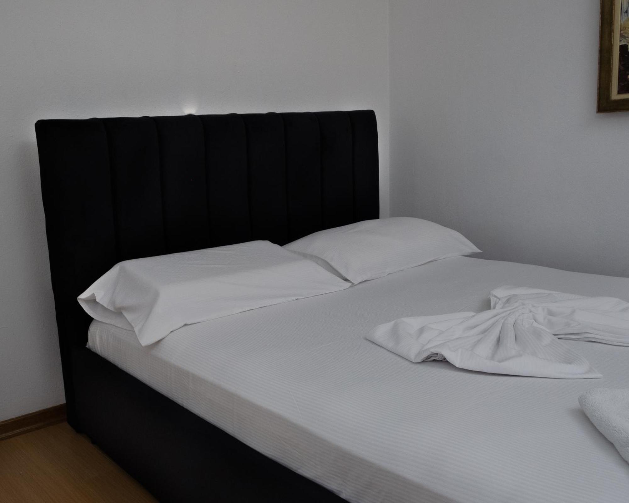 Albjona Guesthouse Тирана Екстериор снимка