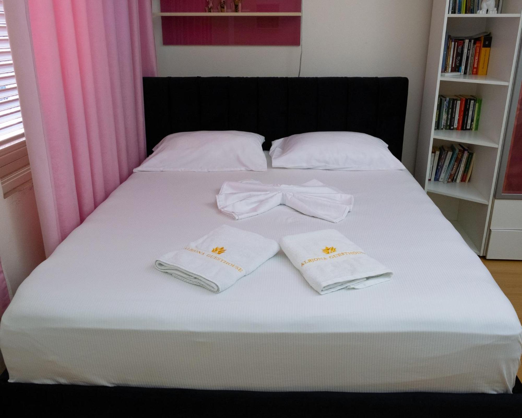 Albjona Guesthouse Тирана Екстериор снимка