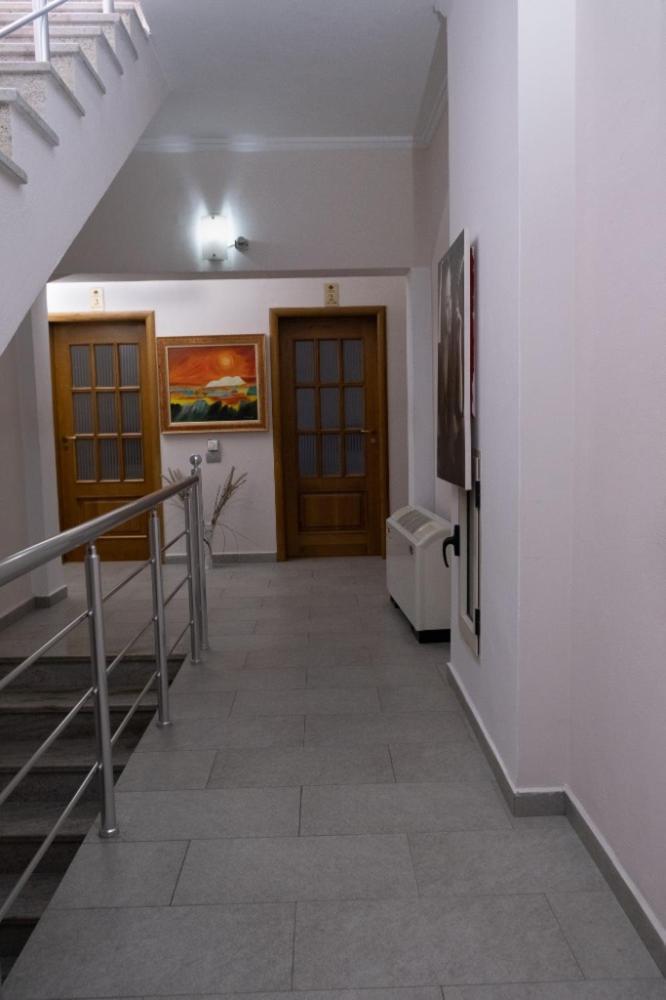 Albjona Guesthouse Тирана Екстериор снимка